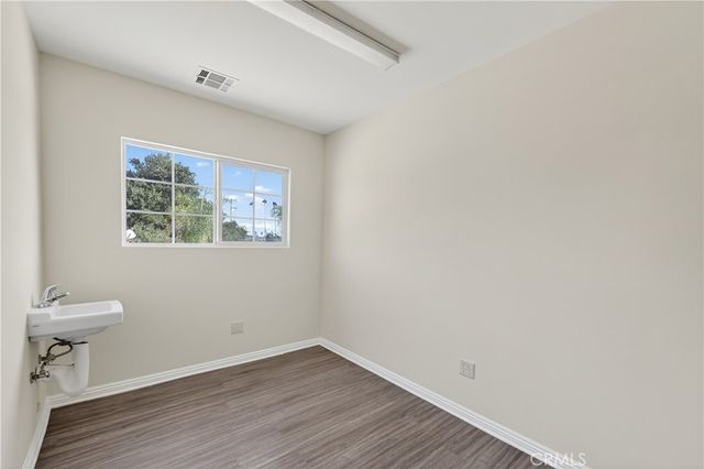447 N Prairie Avenue, Inglewood, CA 90301