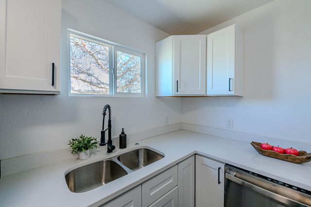 2714 Adams Street NE, Albuquerque, NM 87110