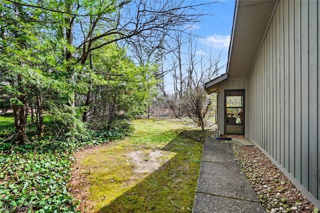 270-26 Hawthorne Drive, Aurora, OH 44202