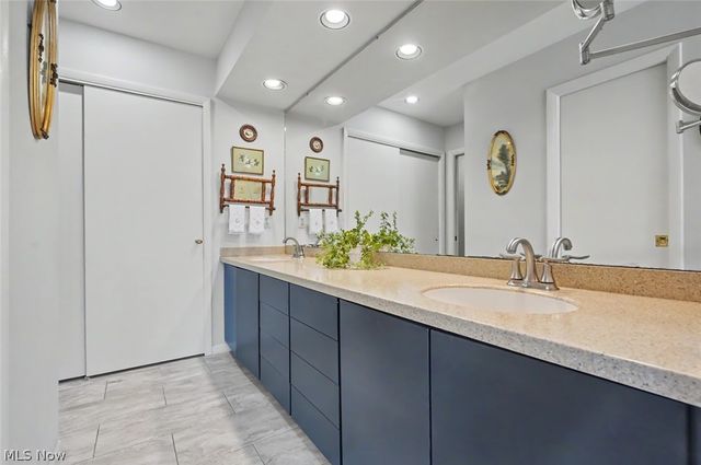 270-26 Hawthorne Drive, Aurora, OH 44202