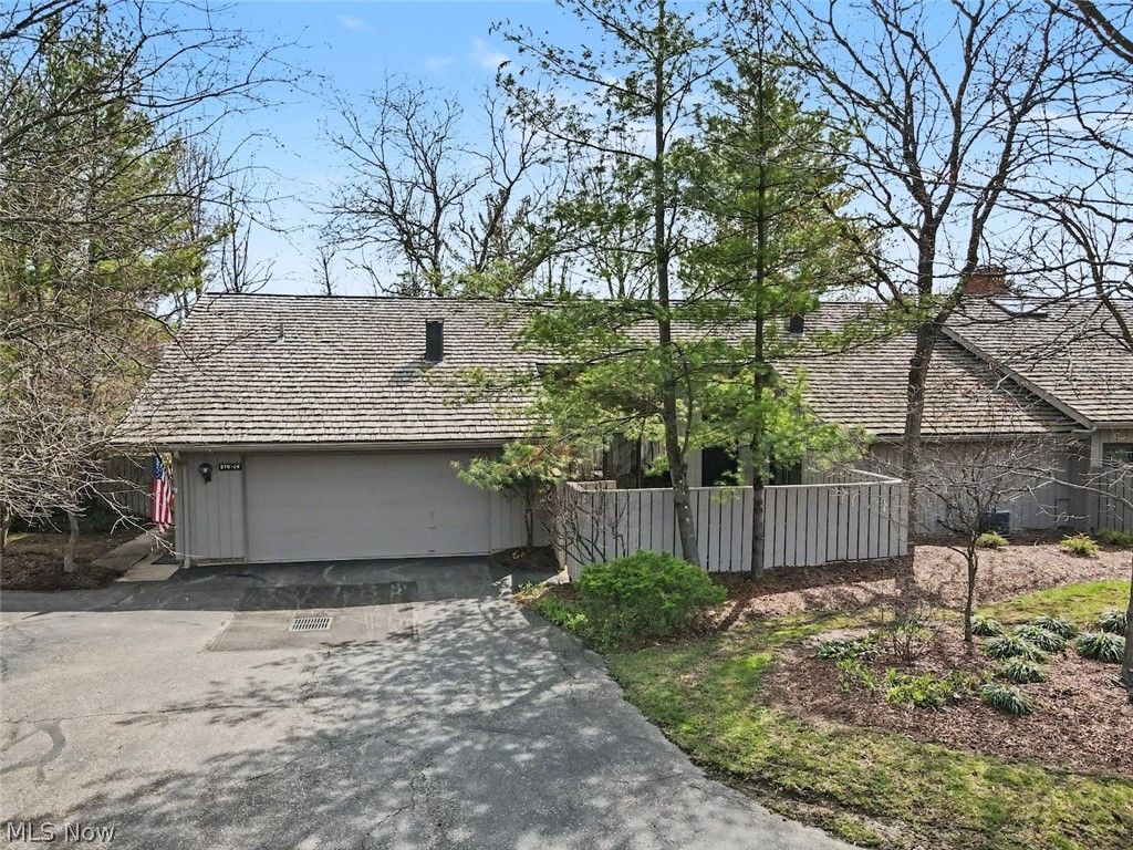 270-26 Hawthorne Drive, Aurora, OH 44202