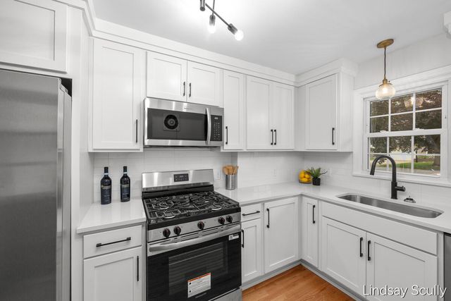 160 Boltwood Drive NE, Grand Rapids, MI 49505