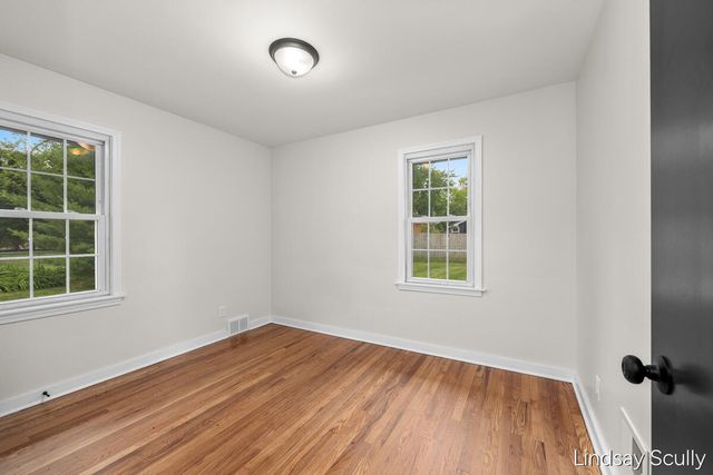 160 Boltwood Drive NE, Grand Rapids, MI 49505