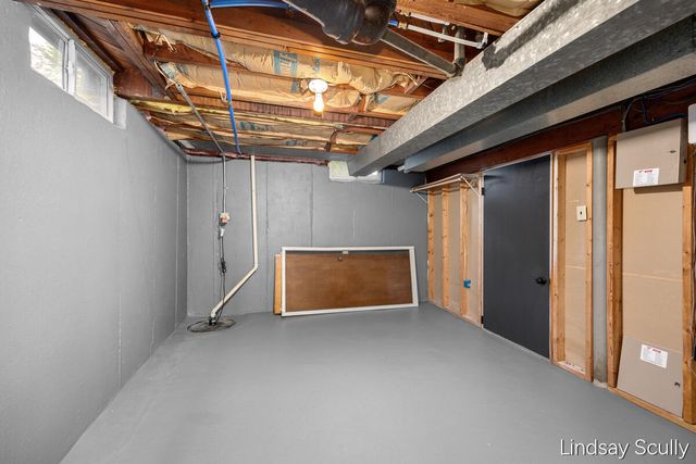 160 Boltwood Drive NE, Grand Rapids, MI 49505