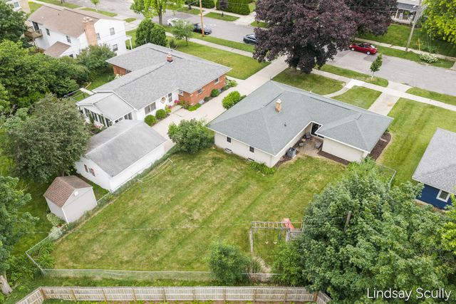 160 Boltwood Drive NE, Grand Rapids, MI 49505