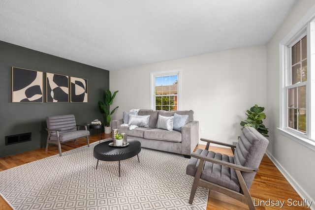 160 Boltwood Drive NE, Grand Rapids, MI 49505
