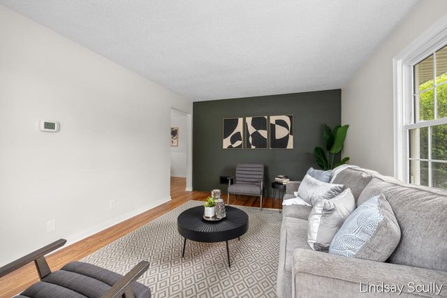 160 Boltwood Drive NE, Grand Rapids, MI 49505