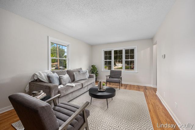 160 Boltwood Drive NE, Grand Rapids, MI 49505