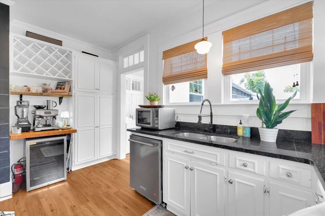 602 S Broad Street, Clinton, SC 29325