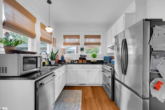 602 S Broad Street, Clinton, SC 29325