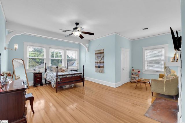 602 S Broad Street, Clinton, SC 29325
