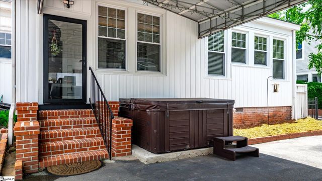 602 S Broad Street, Clinton, SC 29325