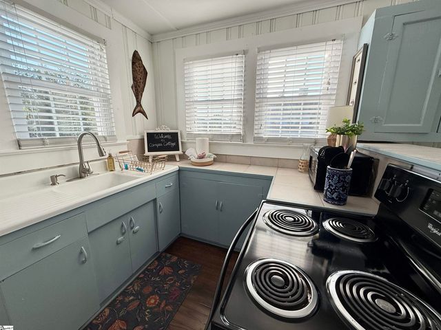 602 S Broad Street, Clinton, SC 29325