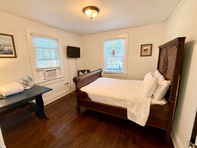 602 S Broad Street, Clinton, SC 29325
