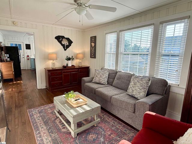 602 S Broad Street, Clinton, SC 29325