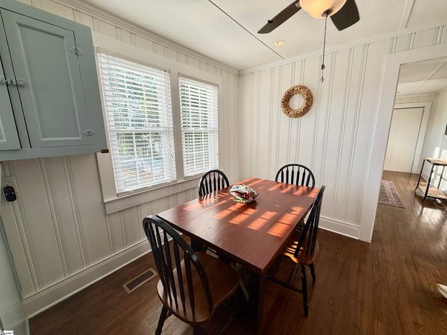 602 S Broad Street, Clinton, SC 29325