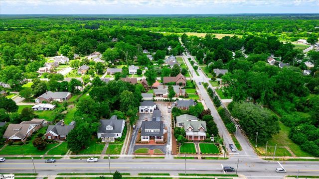 602 S Broad Street, Clinton, SC 29325