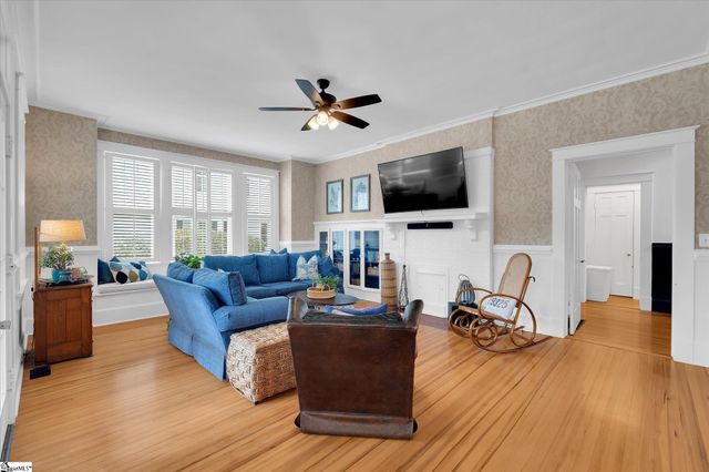602 S Broad Street, Clinton, SC 29325
