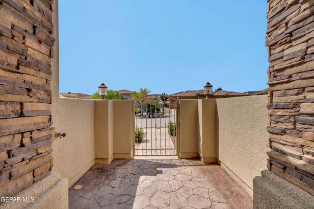 458 FORTENBERRY Place, El Paso, TX 79928