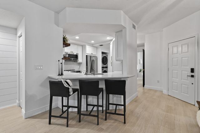 701 MUIRFIELD Court 701E, Jupiter, FL 33458