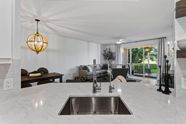 701 MUIRFIELD Court 701E, Jupiter, FL 33458