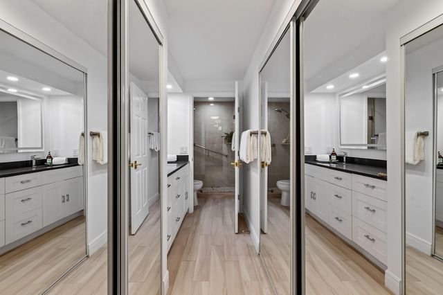 701 MUIRFIELD Court 701E, Jupiter, FL 33458