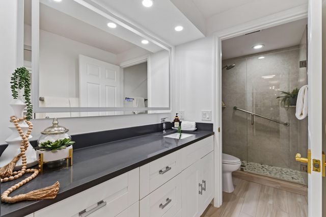 701 MUIRFIELD Court 701E, Jupiter, FL 33458