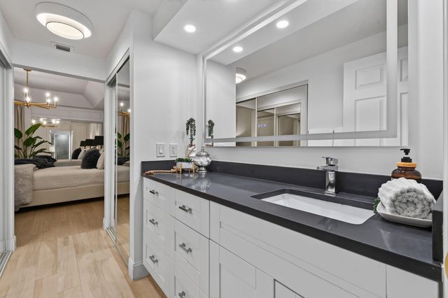 701 MUIRFIELD Court 701E, Jupiter, FL 33458