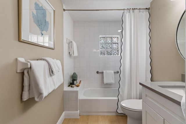 701 MUIRFIELD Court 701E, Jupiter, FL 33458