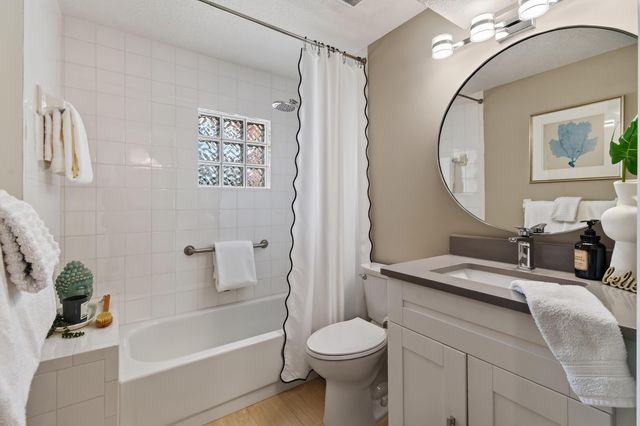 701 MUIRFIELD Court 701E, Jupiter, FL 33458