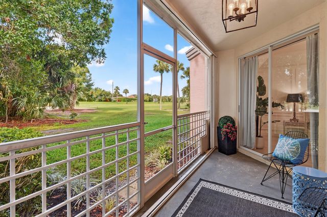 701 MUIRFIELD Court 701E, Jupiter, FL 33458