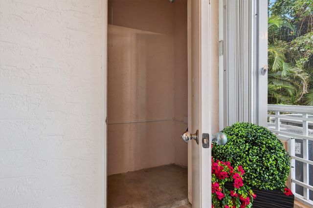 701 MUIRFIELD Court 701E, Jupiter, FL 33458