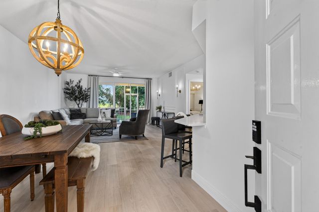 701 MUIRFIELD Court 701E, Jupiter, FL 33458