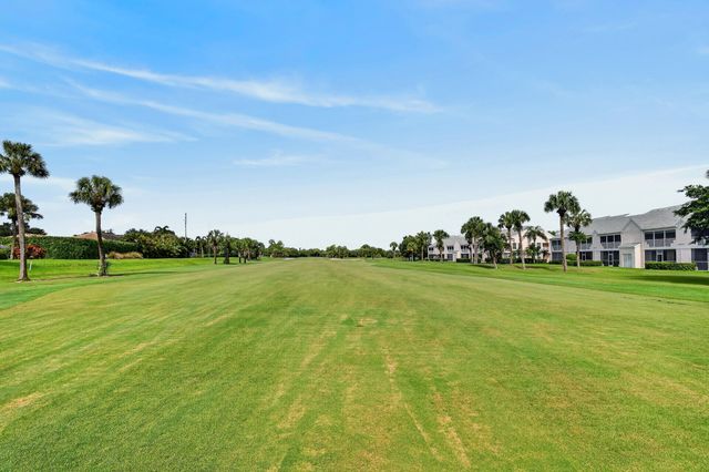 701 MUIRFIELD Court 701E, Jupiter, FL 33458