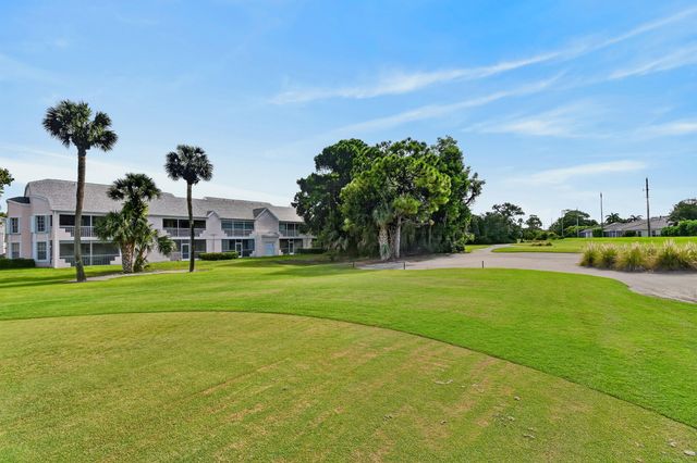 701 MUIRFIELD Court 701E, Jupiter, FL 33458