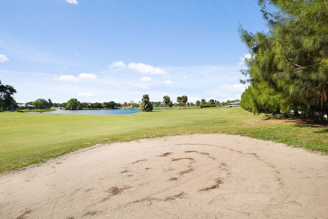 701 MUIRFIELD Court 701E, Jupiter, FL 33458