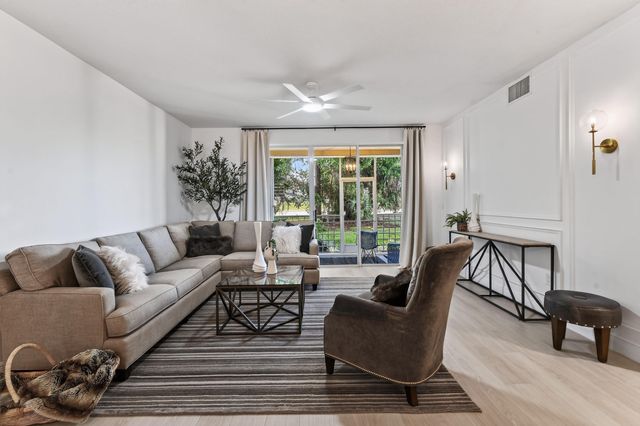 701 MUIRFIELD Court 701E, Jupiter, FL 33458