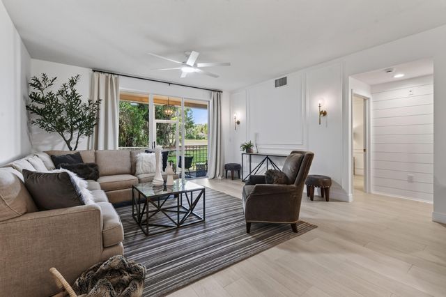 701 MUIRFIELD Court 701E, Jupiter, FL 33458