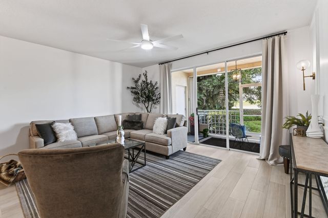 701 MUIRFIELD Court 701E, Jupiter, FL 33458
