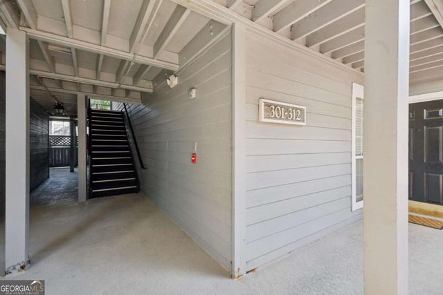 305 Granville Court, Atlanta, GA 30328