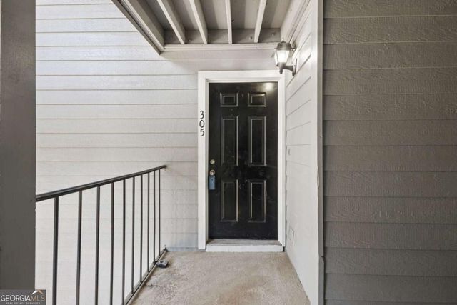 305 Granville Court, Atlanta, GA 30328