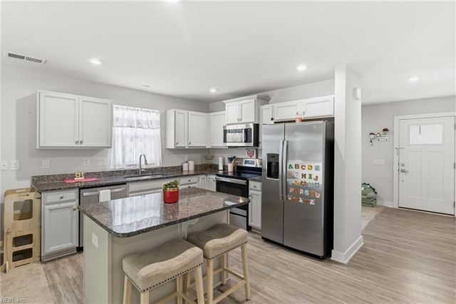 6848 Motley Landing DR, Gloucester, VA 23061