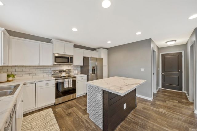 11435 Caracaras Court, Evansville, IN 47725