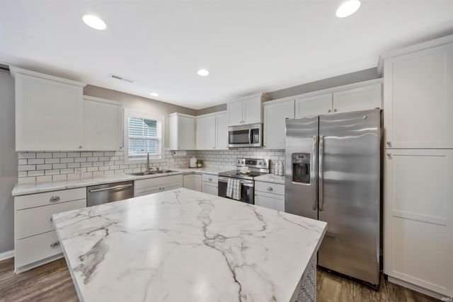 11435 Caracaras Court, Evansville, IN 47725