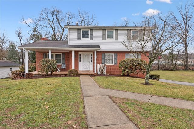 2429 Brownfield Dr, Hempfield Twp, PA 15601