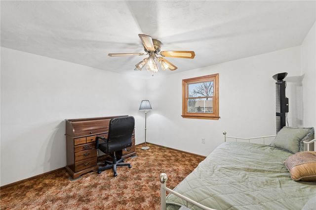 2429 Brownfield Dr, Hempfield Twp, PA 15601