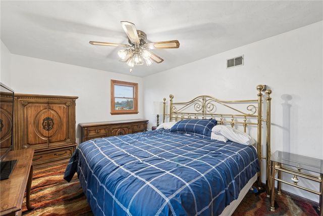 2429 Brownfield Dr, Hempfield Twp, PA 15601