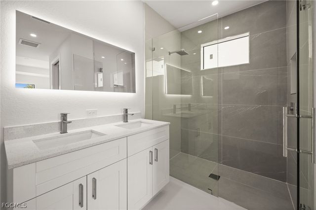 936 Bolivia DR, Lehigh Acres, FL 33974