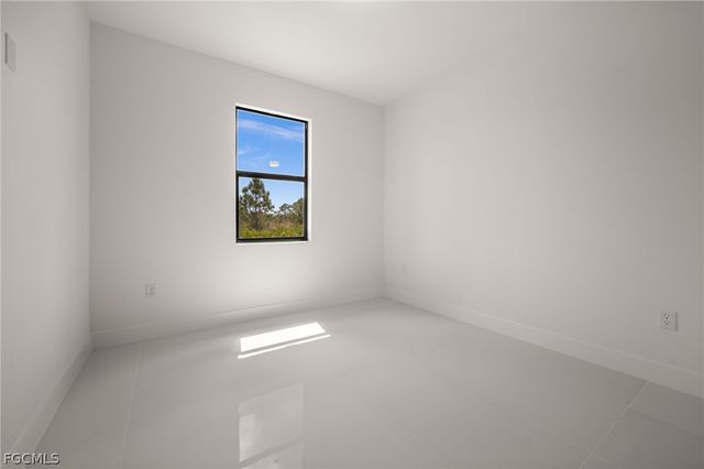 936 Bolivia DR, Lehigh Acres, FL 33974