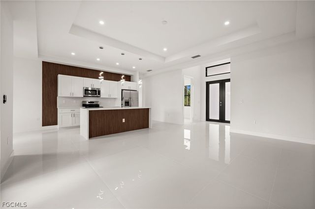 936 Bolivia DR, Lehigh Acres, FL 33974